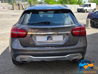 MERCEDES-BENZ GLA 180 usata, con Alzacristalli elettrici