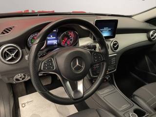 MERCEDES-BENZ GLA 200 usata, con Controllo automatico clima