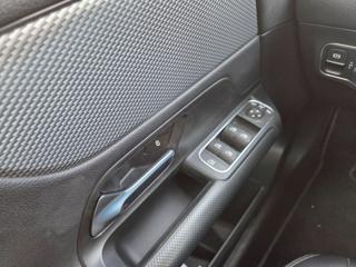 MERCEDES-BENZ GLA 200 usata, con Park Distance Control