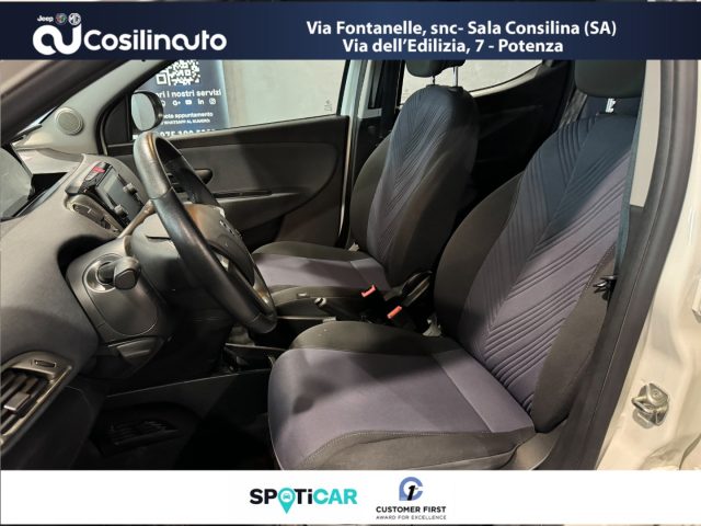 LANCIA Ypsilon usata, con ESP
