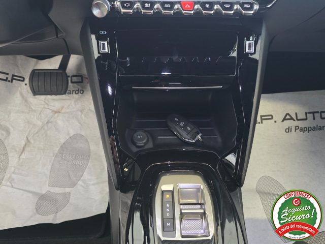PEUGEOT 2008 usata, con Volante in pelle