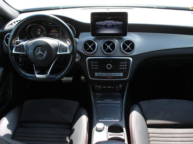 MERCEDES-BENZ GLA 200 usata, con Sistema di navigazione