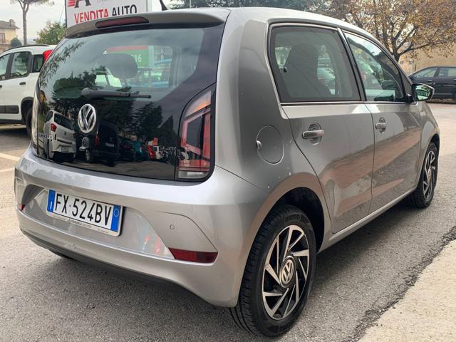 VOLKSWAGEN up! usata, con Autoradio