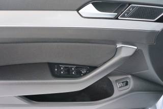 VOLKSWAGEN Passat Variant usata, con Sensori di parcheggio anteriori