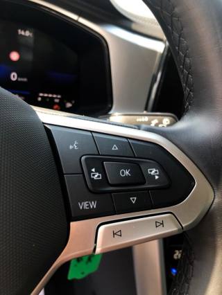 VOLKSWAGEN T-Roc usata, con Volante in pelle