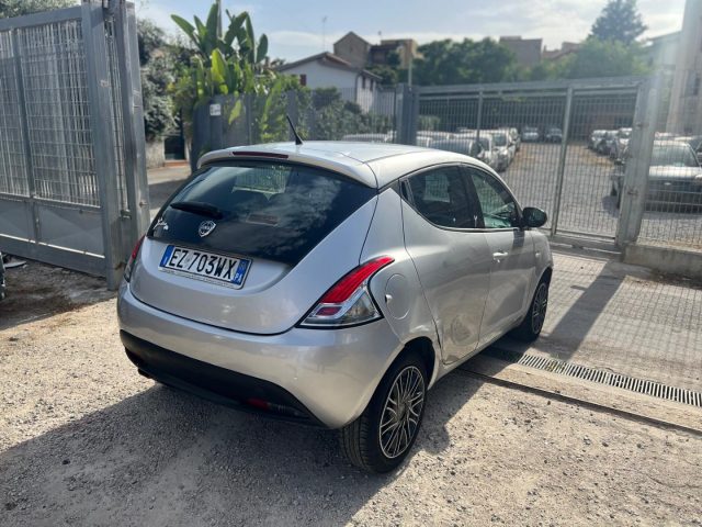 LANCIA Ypsilon usata, con Autoradio