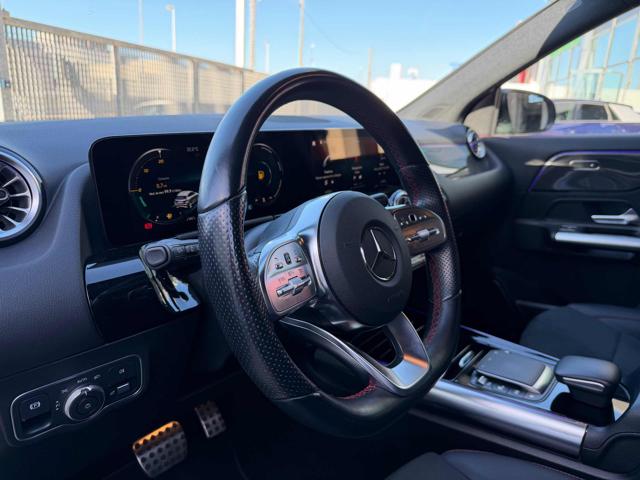MERCEDES-BENZ GLA 180 usata, con Cerchi in lega