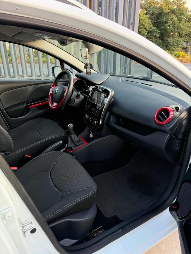 RENAULT Clio usata, con Specchietti laterali elettrici