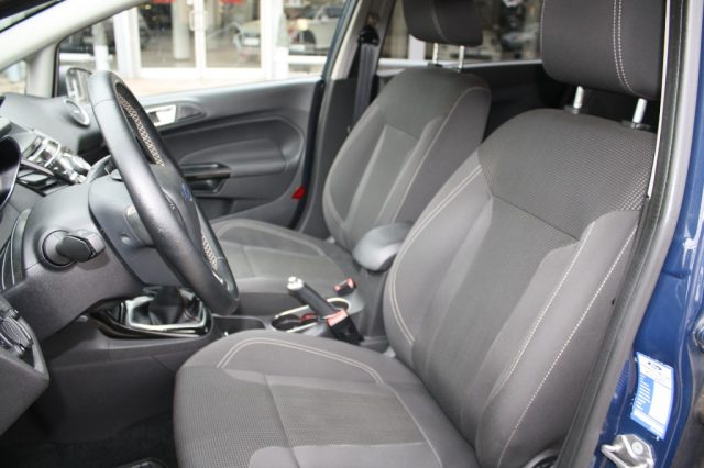 FORD Fiesta usata, con ESP