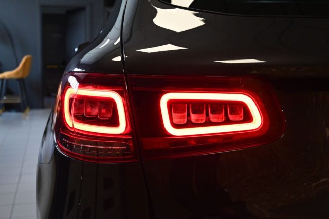 MERCEDES-BENZ GLC 300 usata 19