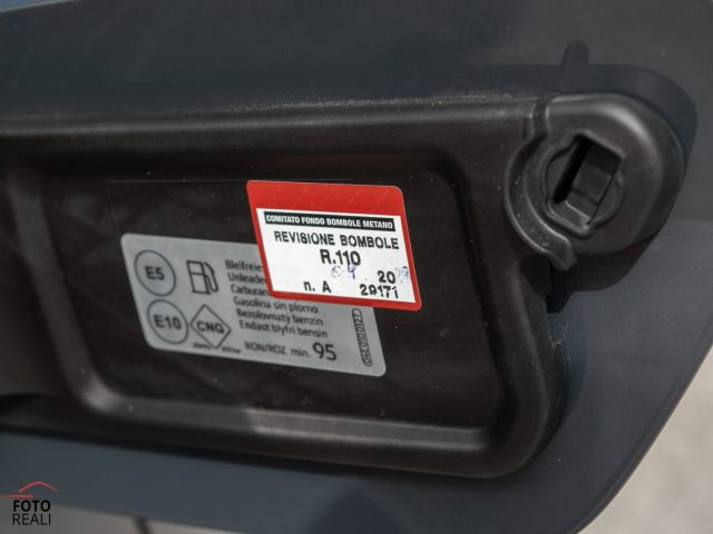 VOLKSWAGEN Golf usata, con ESP