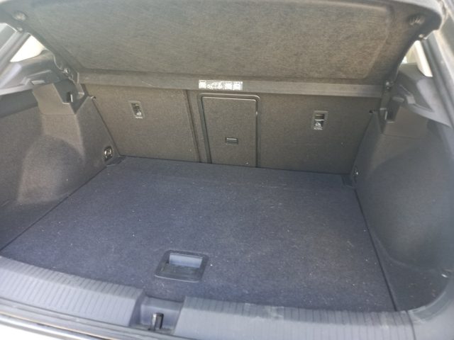 VOLKSWAGEN T-Roc usata, con Autoradio