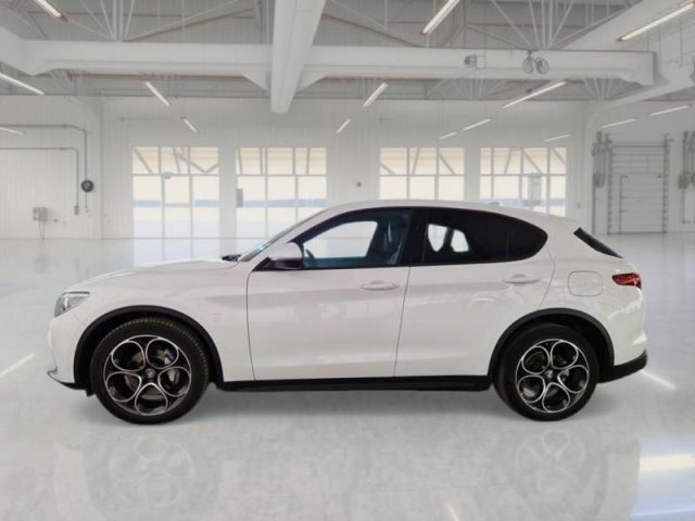 ALFA ROMEO Stelvio usata, con Autoradio