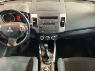 MITSUBISHI Outlander usata, con Autoradio
