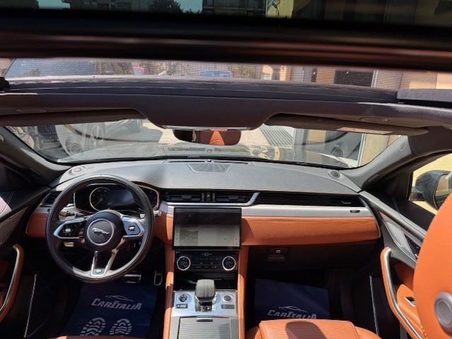 JAGUAR F-Pace usata, con Boardcomputer