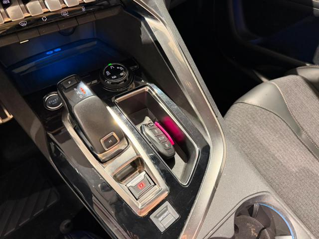 PEUGEOT 3008 usata, con Sedile posteriore sdoppiato