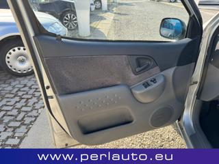 TOYOTA Yaris usata, con Autoradio