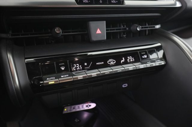 TOYOTA C-HR usata 17