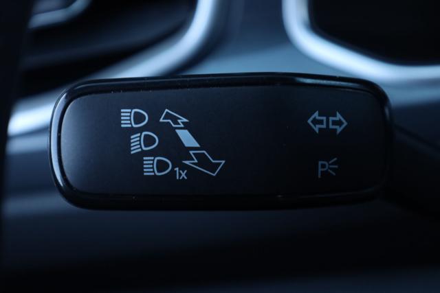 VOLKSWAGEN T-Roc usata, con Volante in pelle