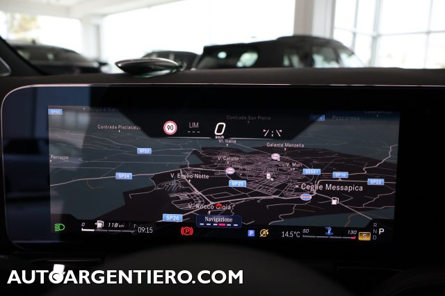 MERCEDES-BENZ GLA 180 usata, con Leve al volante