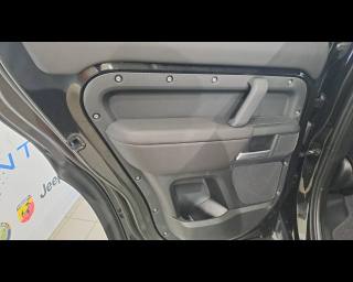 LAND ROVER Defender usata 30