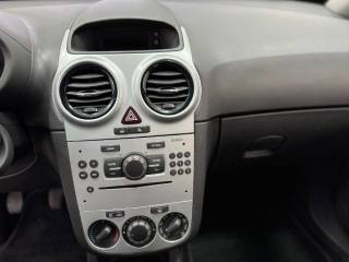 OPEL Corsa usata, con USB