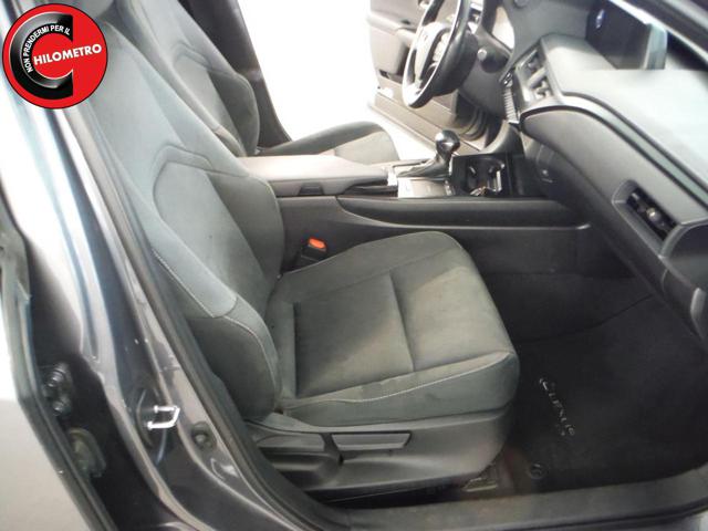 LEXUS UX 250h usata, con Climatizzatore