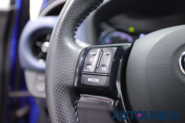 TOYOTA Yaris usata, con Bluetooth