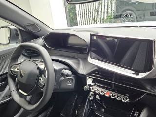 PEUGEOT 2008 usata, con Park Distance Control