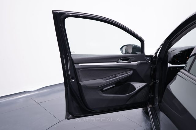 VOLKSWAGEN Golf Variant usata, con Climatizzatore