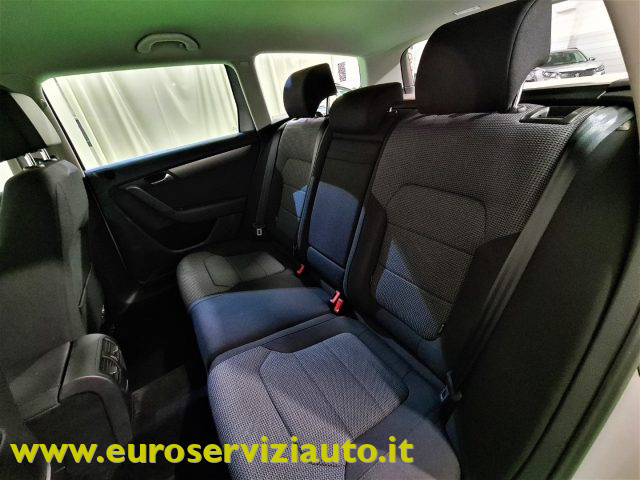 VOLKSWAGEN Passat usata 48