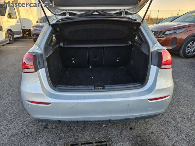 MERCEDES-BENZ A 180 usata, con Fari full-led