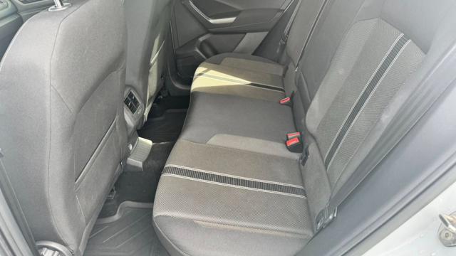 VOLKSWAGEN T-Roc usata, con USB