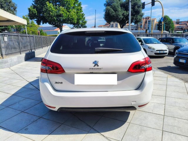 PEUGEOT 308 usata, con Autoradio