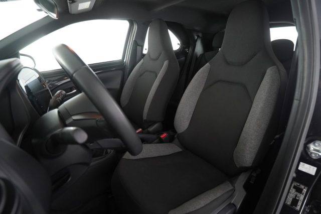 TOYOTA Aygo X usata 7