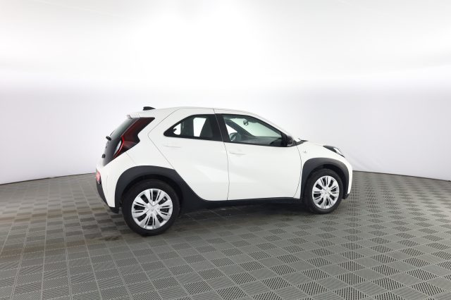 TOYOTA Aygo X usata 2