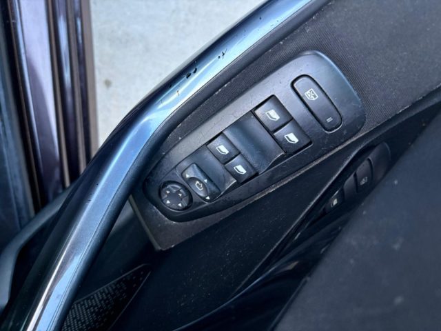 PEUGEOT 208 usata, con ESP