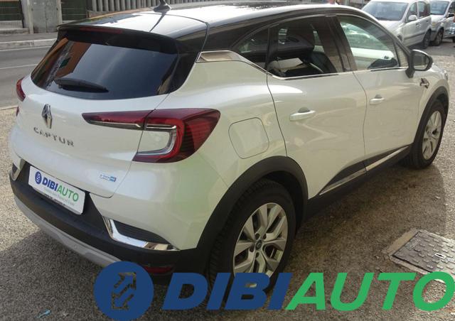 RENAULT Captur usata, con Autoradio