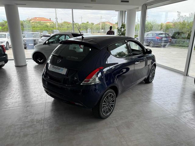 LANCIA Ypsilon usata, con Autoradio