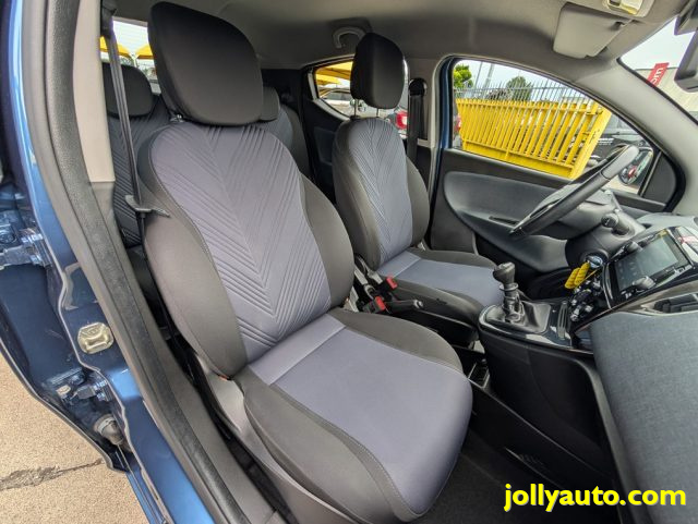 LANCIA Ypsilon usata, con Telecamera per parcheggio assistito