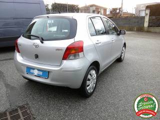 TOYOTA Yaris usata, con Autoradio