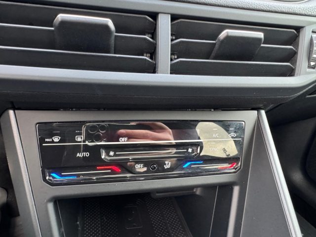 VOLKSWAGEN Taigo usata, con Controllo automatico clima