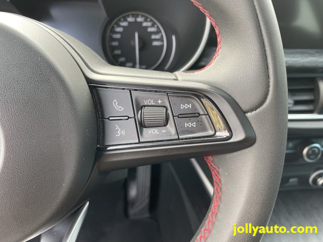 ALFA ROMEO Stelvio usata, con Sensori di parcheggio anteriori