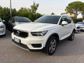 VOLVO XC40 T2 Geartronic Momentum