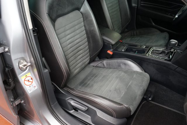 VOLKSWAGEN Passat Variant usata, con Autoradio digitale