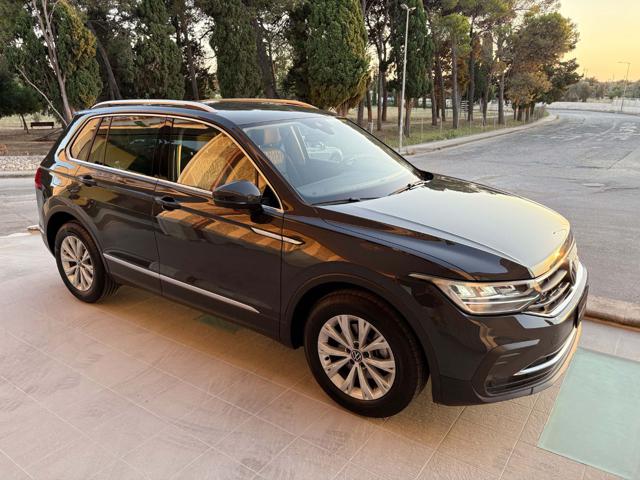 VOLKSWAGEN Tiguan usata, con Airbag laterali
