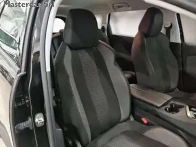 PEUGEOT 5008 usata, con Fendinebbia