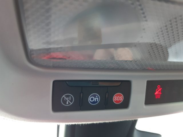 OPEL Crossland X usata, con Volante in pelle