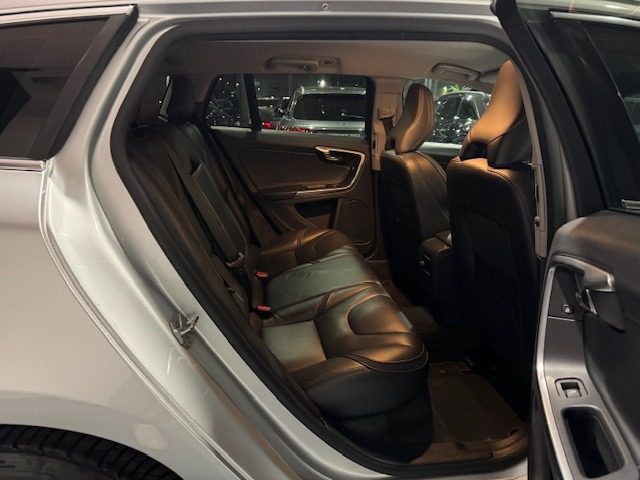 VOLVO V60 usata 16