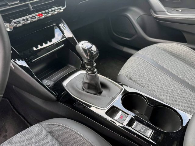 PEUGEOT 2008 usata, con Sensore di pioggia